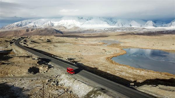 70年·*疆新**消费变奏曲：从凭票购物到海内外商品送到家