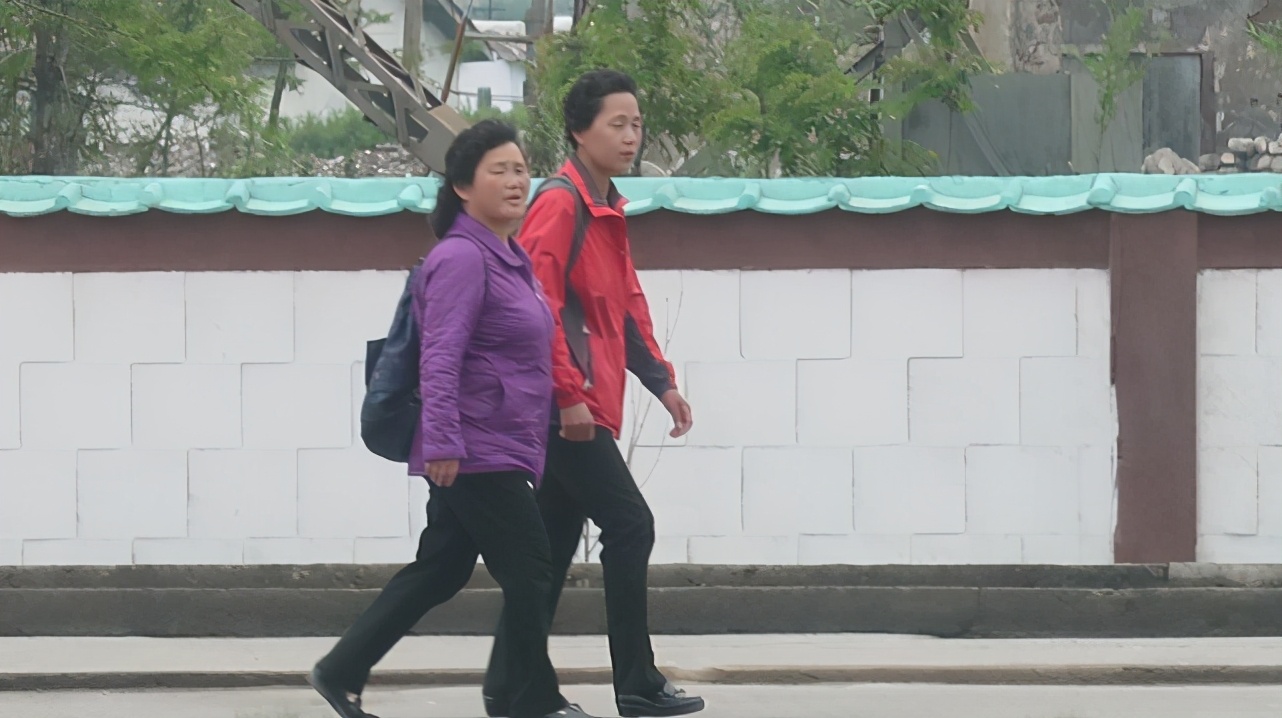 朝鲜人需要挣钱吗,朝鲜人收入不高怎么买东西