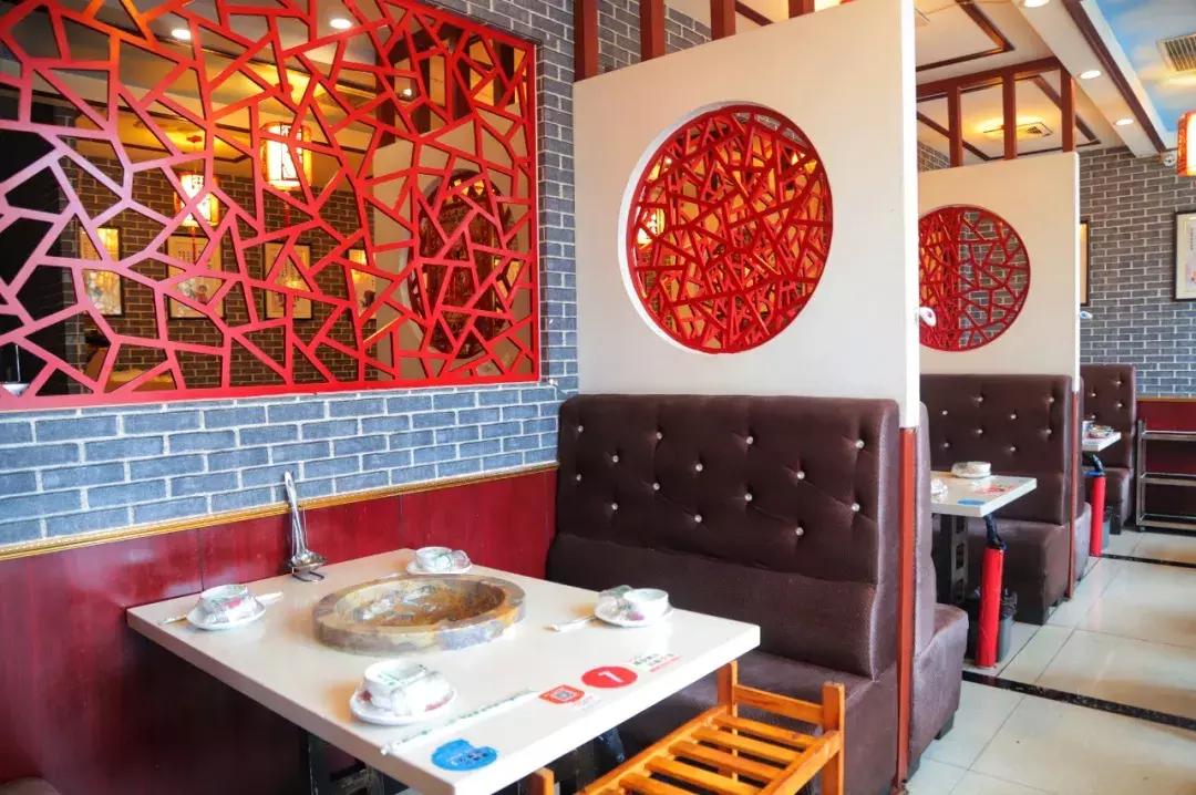 云南特色蒸汽石锅鱼什么鱼最好,特色美味云南蒸汽石锅鱼