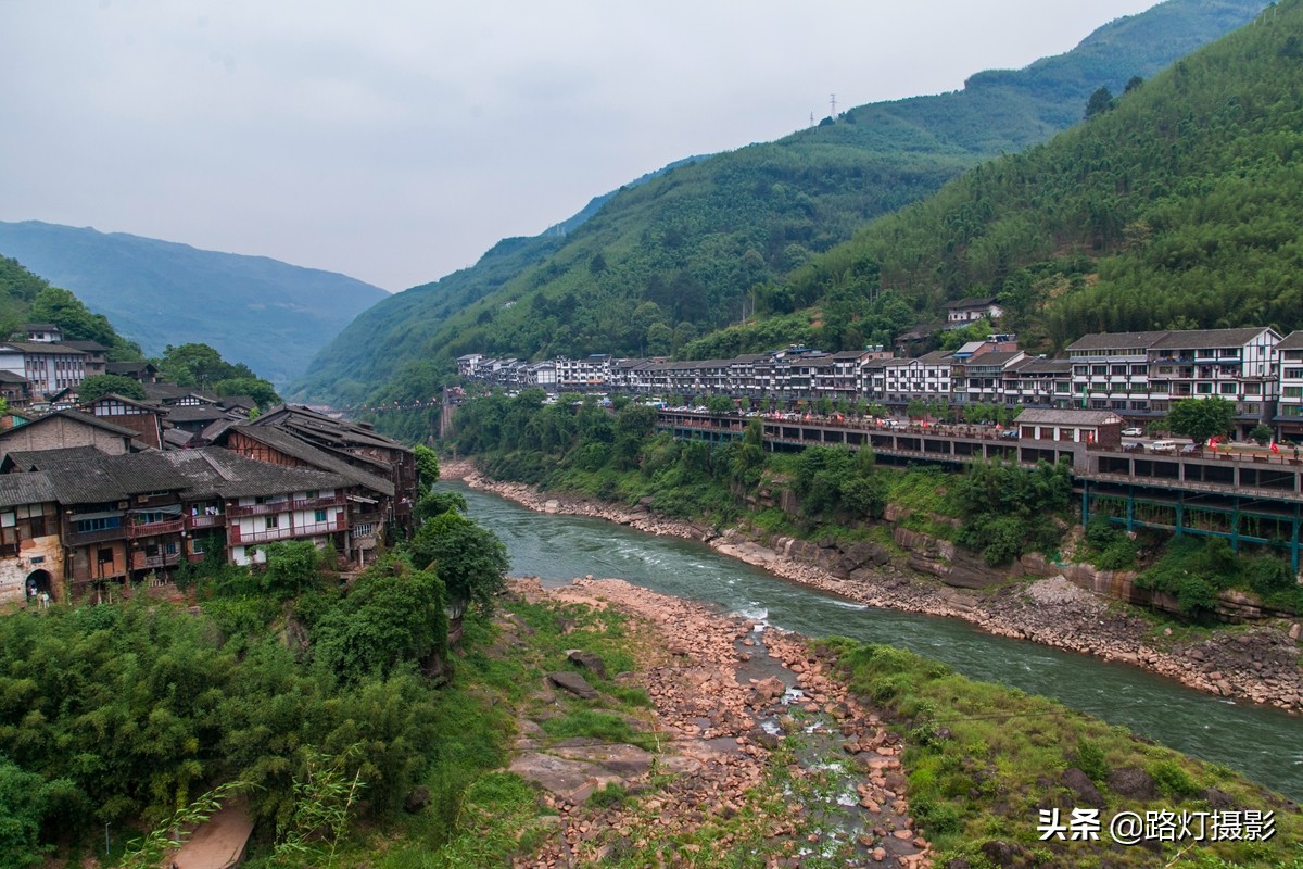 贵州地无三尺平下一句,贵州地无三尺平的介绍