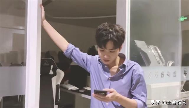 严君泽颜值采访,严君泽颜值巅峰