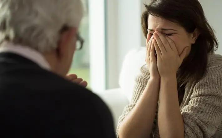 女人外面有男人时有什么特征,夫妻外面有人的表现