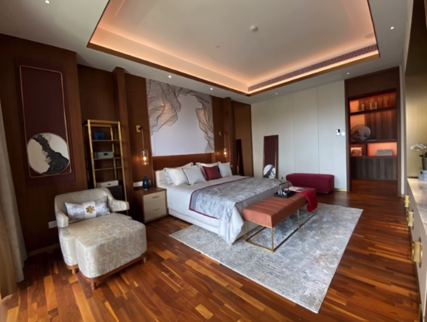 港星吴启华中山看房,港星吴启华深圳买房