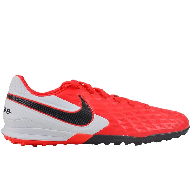 如何找到适合自己脚型的足球鞋,怎么选择合适自己脚的足球鞋