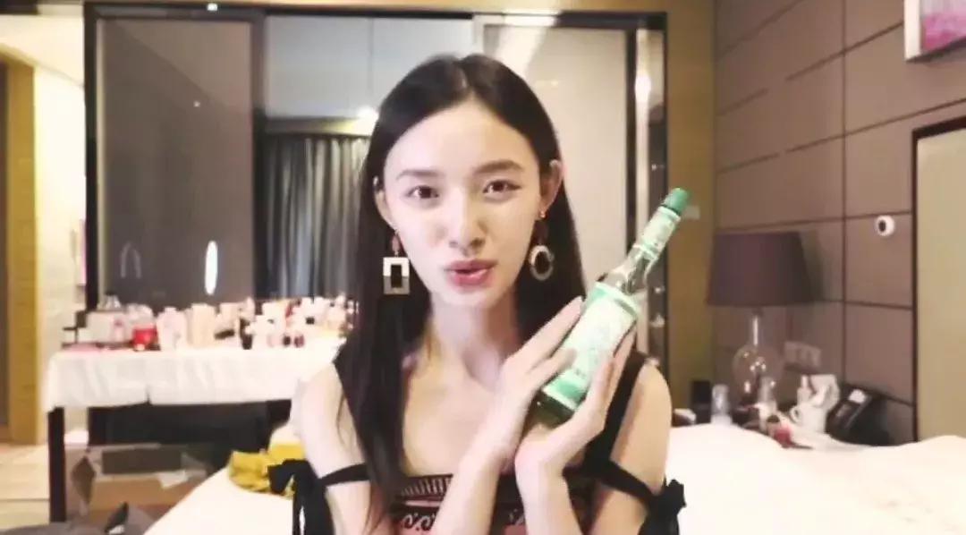 林允为闺蜜辟谣反被群嘲,林允被人疯狂吐槽