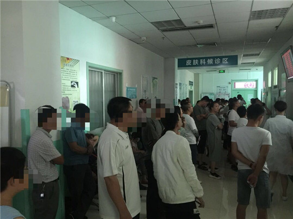 健康扶贫义诊进乡村,健康扶贫下基层义诊暖人心