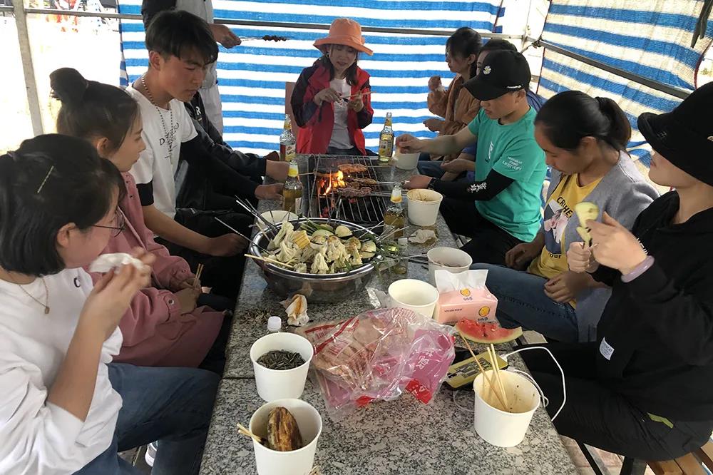 世腾控股记青海战区千姿湖之旅