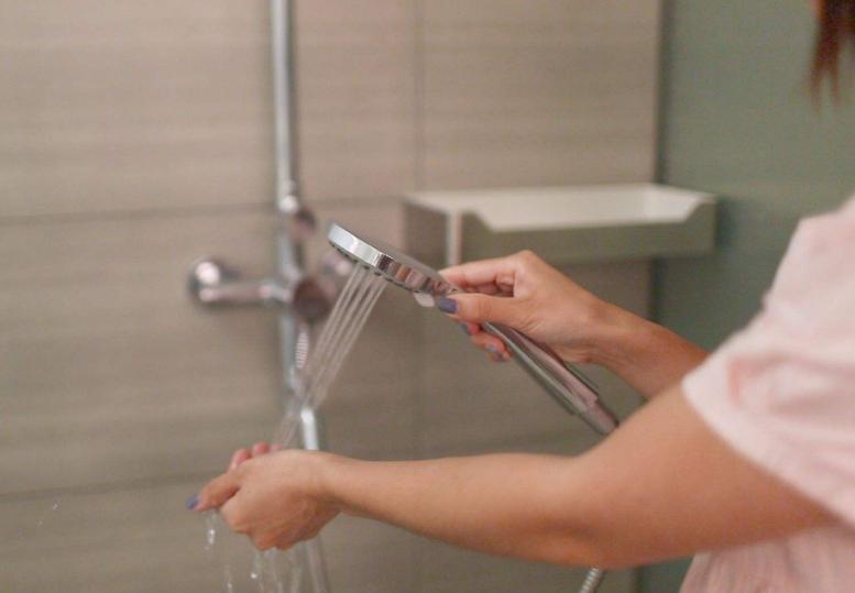 孕期洗澡时要注意，孕妈这几个部位不要随意清洗，不然对胎儿不好