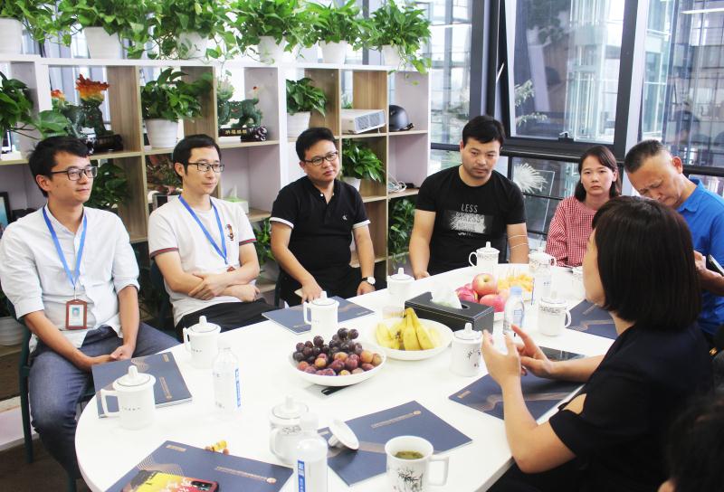 静松播报｜潜江市委常委王玉梅一行到访四川省湖北商会