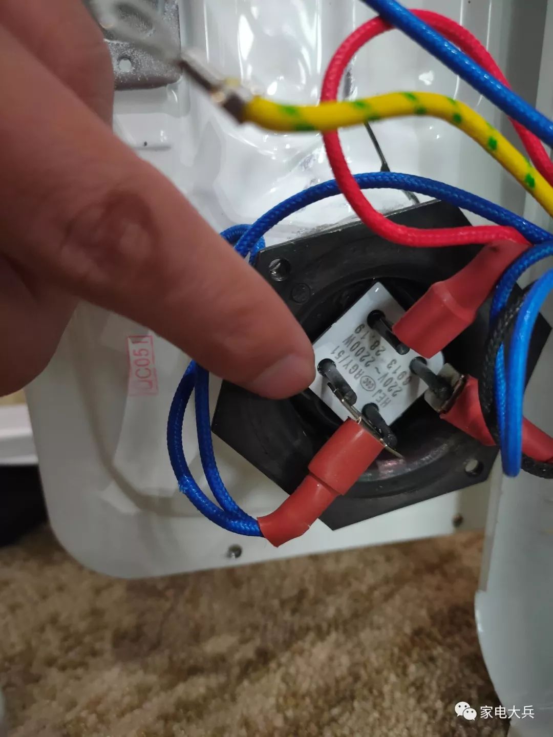 先锋和格力油汀取暖器哪个好,美的和先锋油汀取暖器哪个好