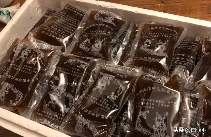 痘痘红肿发硬但是没白色脓头很疼,红肿痘痘疼不冒头也不消怎么办