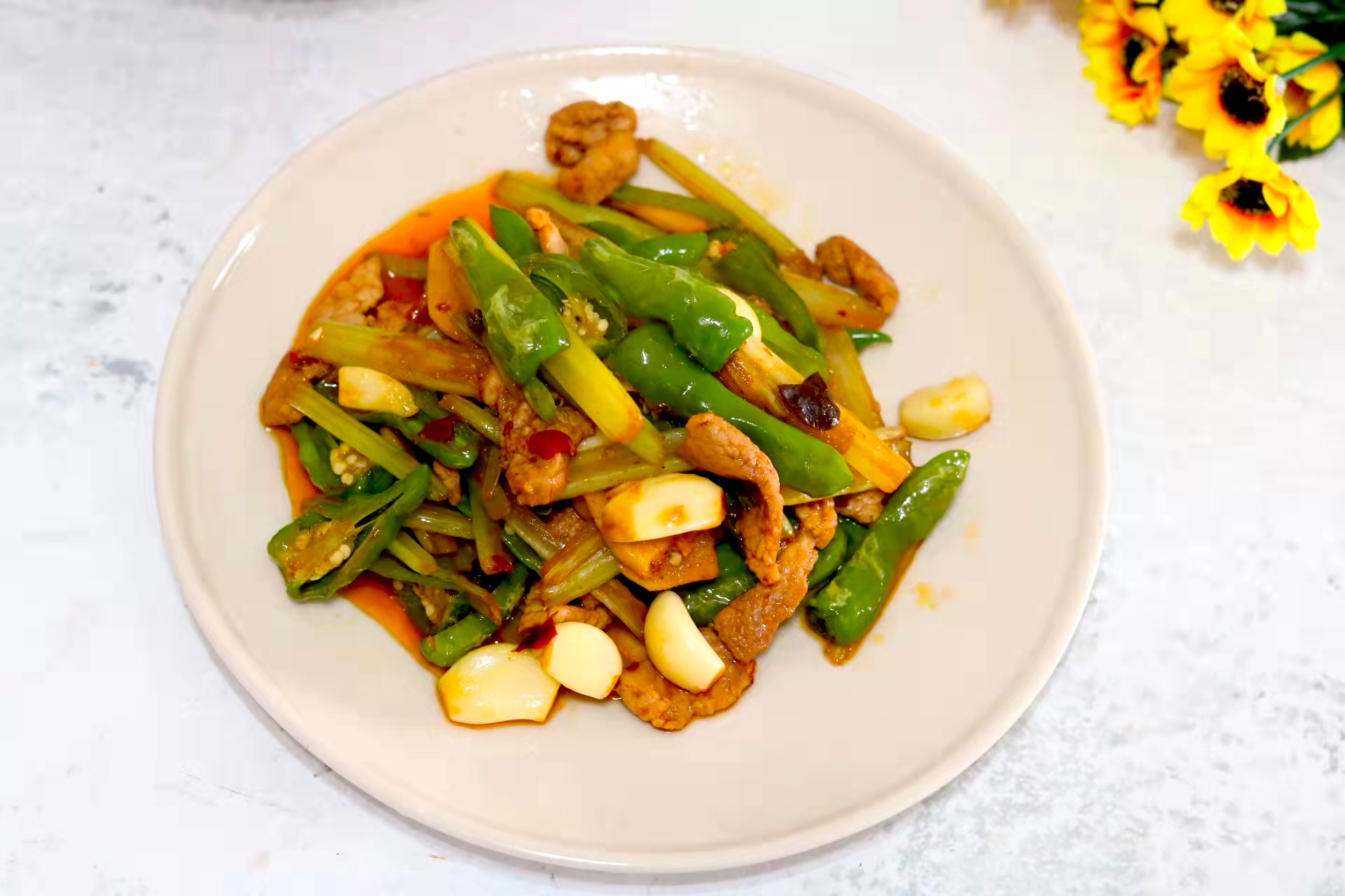 炒肉丝是用梅花肉还是里脊肉,辣椒炒梅花肉的正确方法