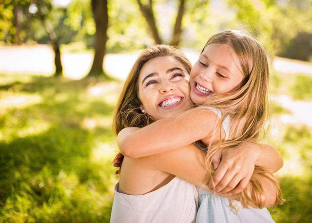 洗澡被爸爸撞见，内心崩溃，妈妈却说我矫情，该怎么办？写给父母