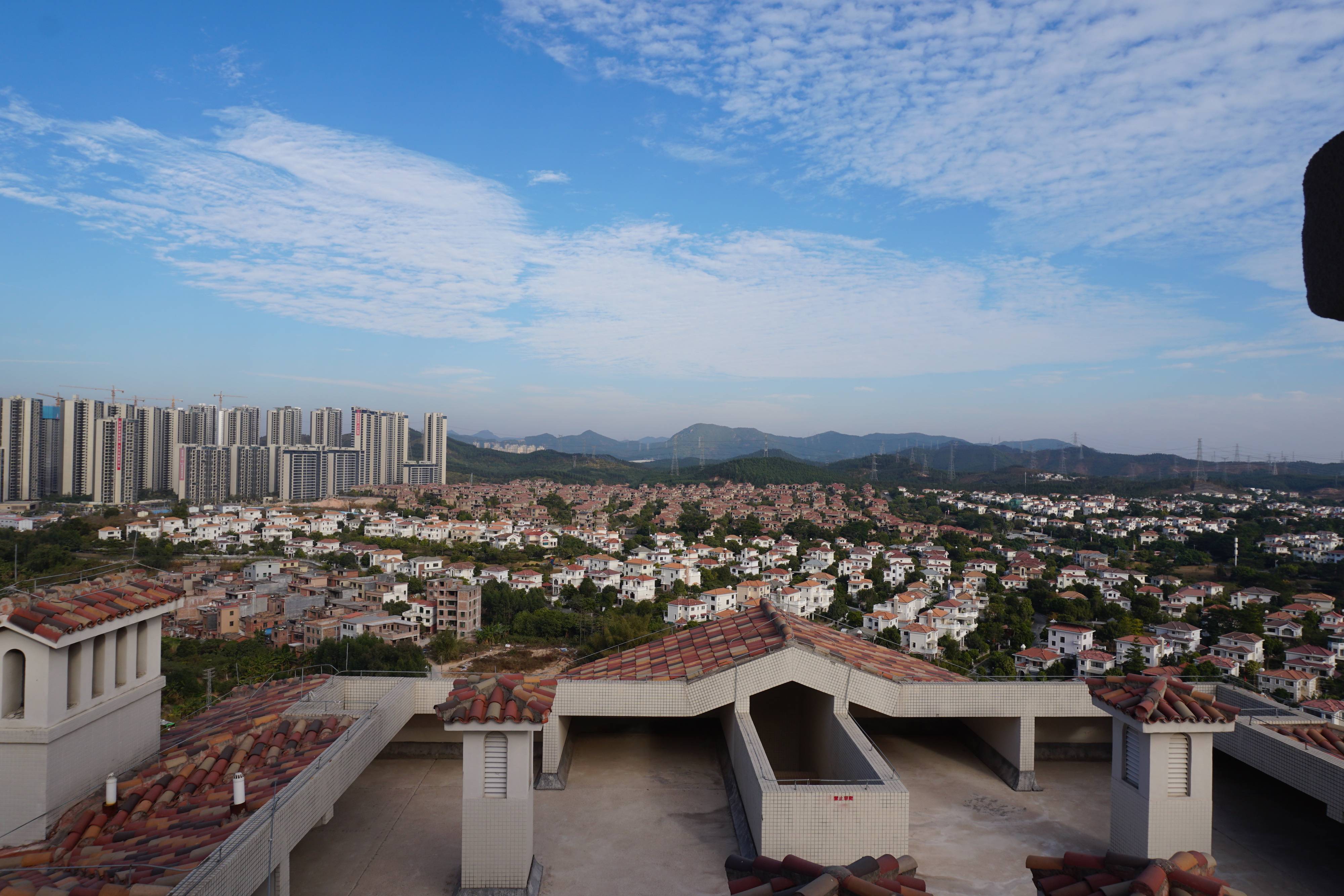 河北小哥租房环游全国：用卫星地图搜房价洼地别墅区月租600