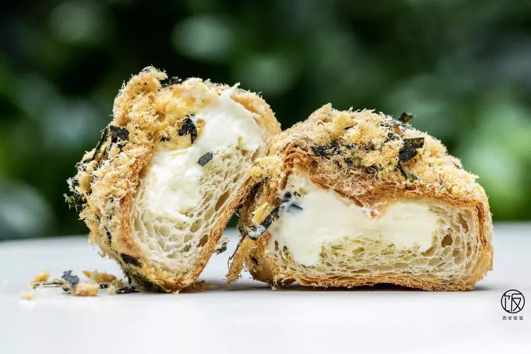 一*爆口**浆的咩咩包来了，今天也是努力营业的奈雪咩！