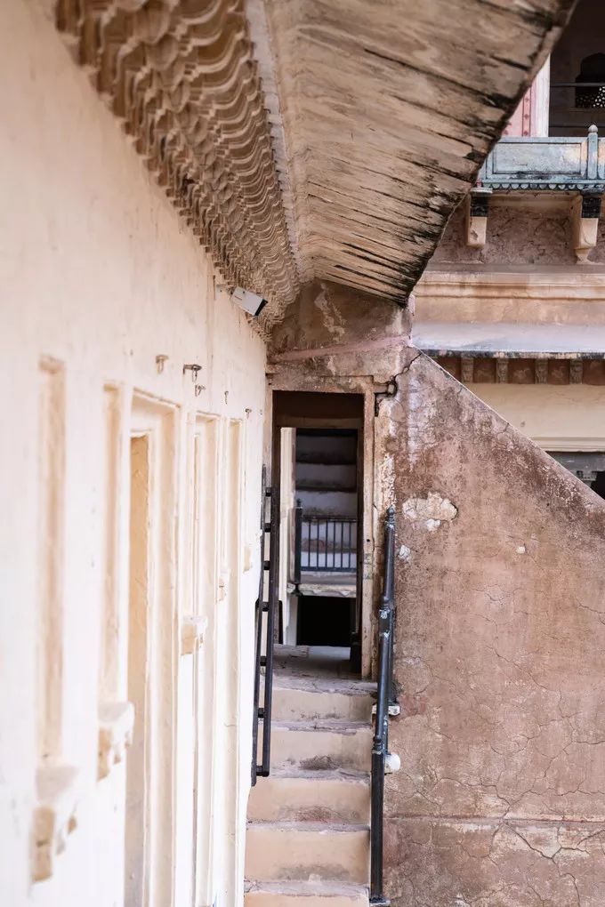 印度这座老城，房子都是粉色，去亚洲最豪华电影院只要几十元