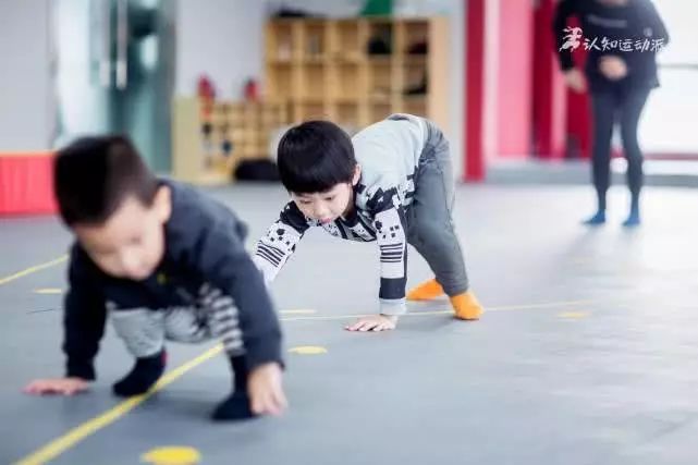 孩子驼背怎么办教你一招,孩子驼背有什么方法解决