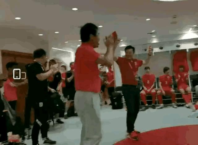 里皮游说巴西球员来中国,里皮还会执教国足吗