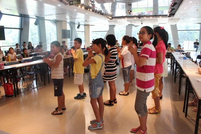 坚持写“成长日记”的妈妈,她们的孩子都怎么样了?朋友:很幸福