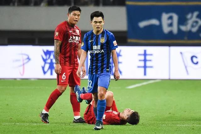 今日足球赛事一览表,今日足球新闻视频