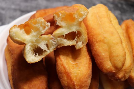 想吃油条不用出去买了手把手教你,油条商业版开店配方比例