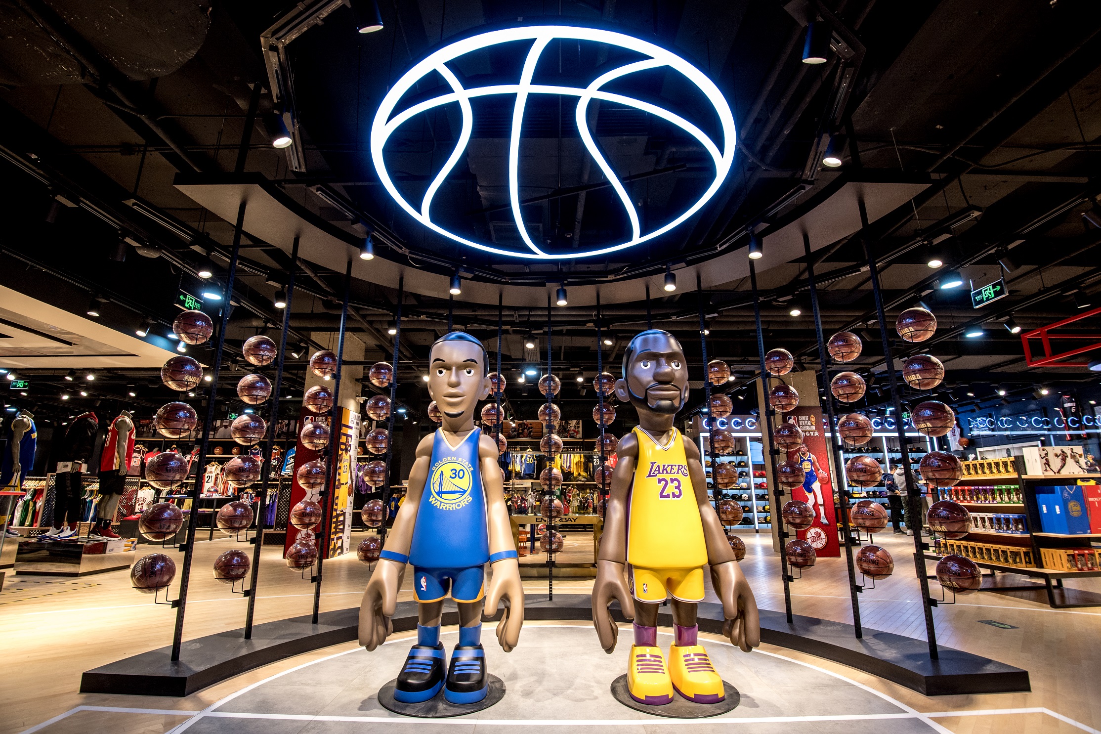 美国nba官方旗舰店,nba全球最大旗舰店在广州隆重开业