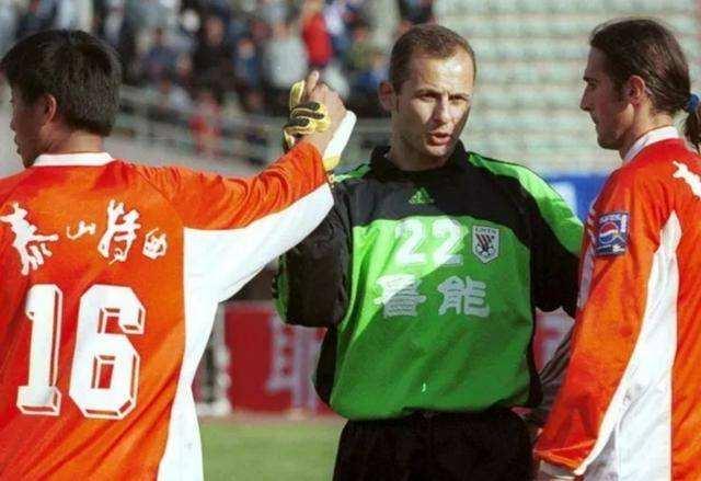 简直像开挂！门神一赛季仅丢13球，一己之力让中超再无外援门将