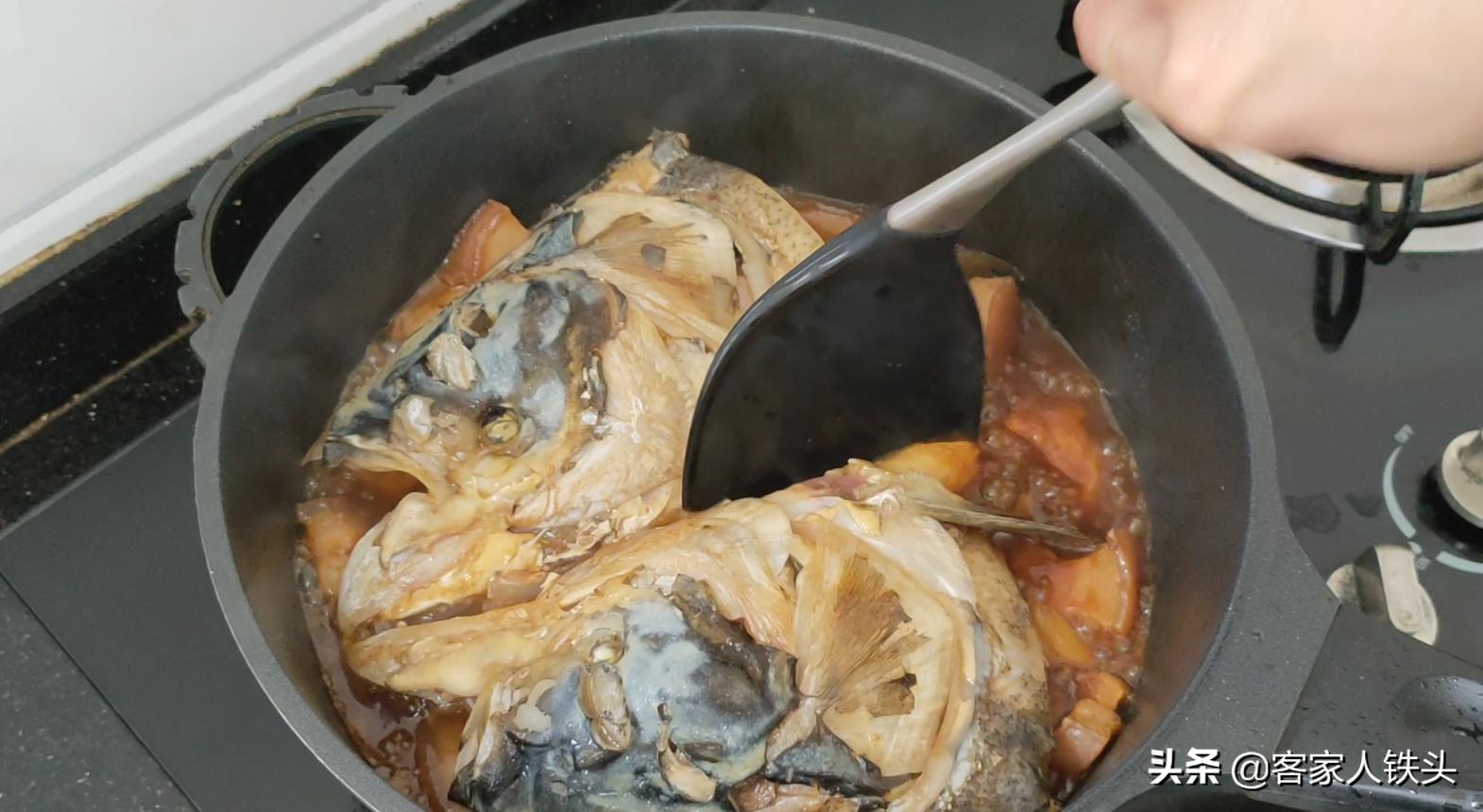 家常炖鱼头一定要油煎吗,煎好的鱼头怎么做比较好吃