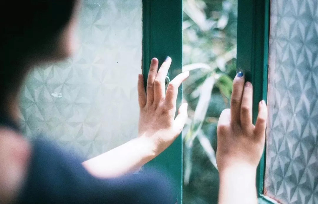 不管是出租屋还是自己存款买的小房住的舒心才是生活