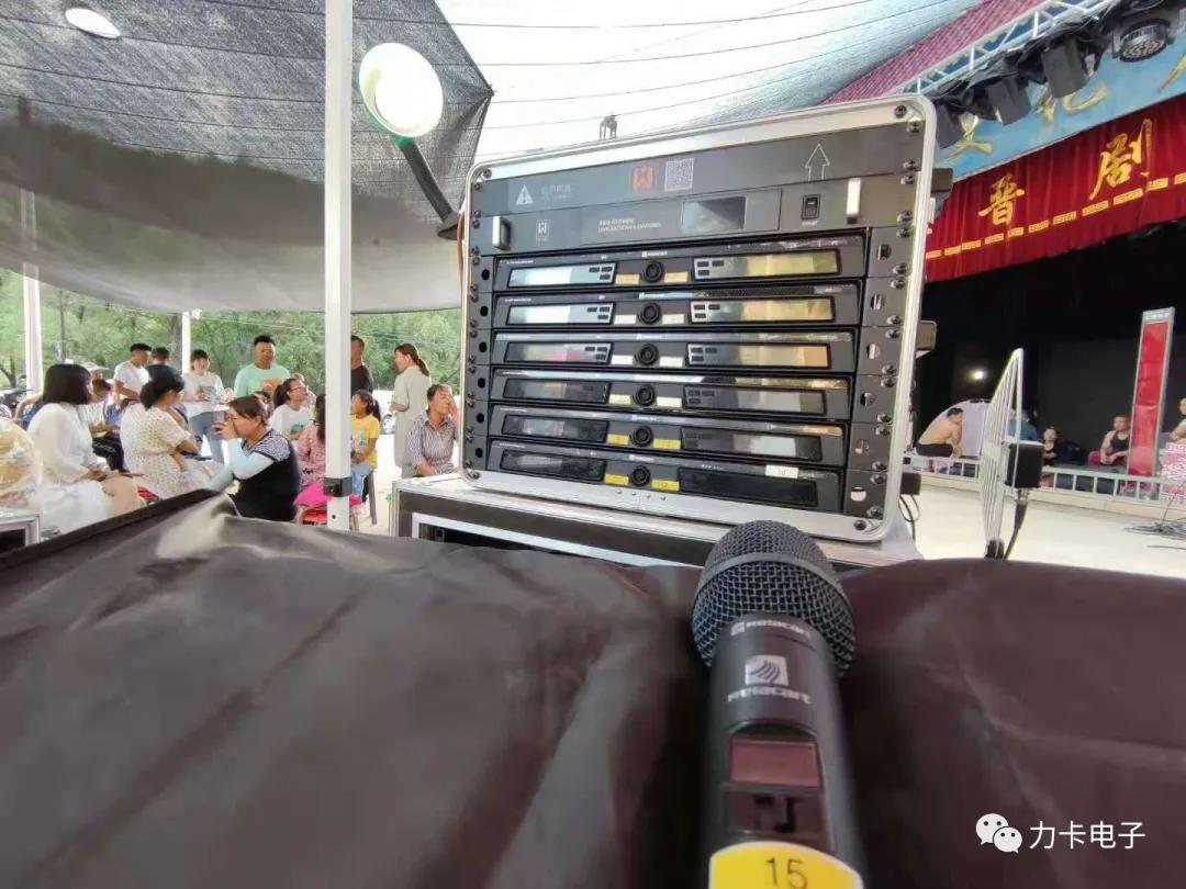 力卡无线话筒调频配对,力卡无线麦克风场外音大