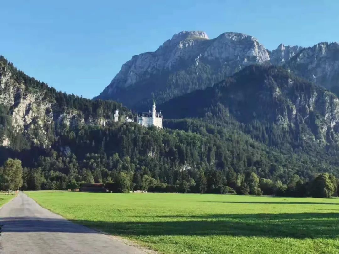 发包方批复联系单属于单方行为，施工方不认可不发生效力