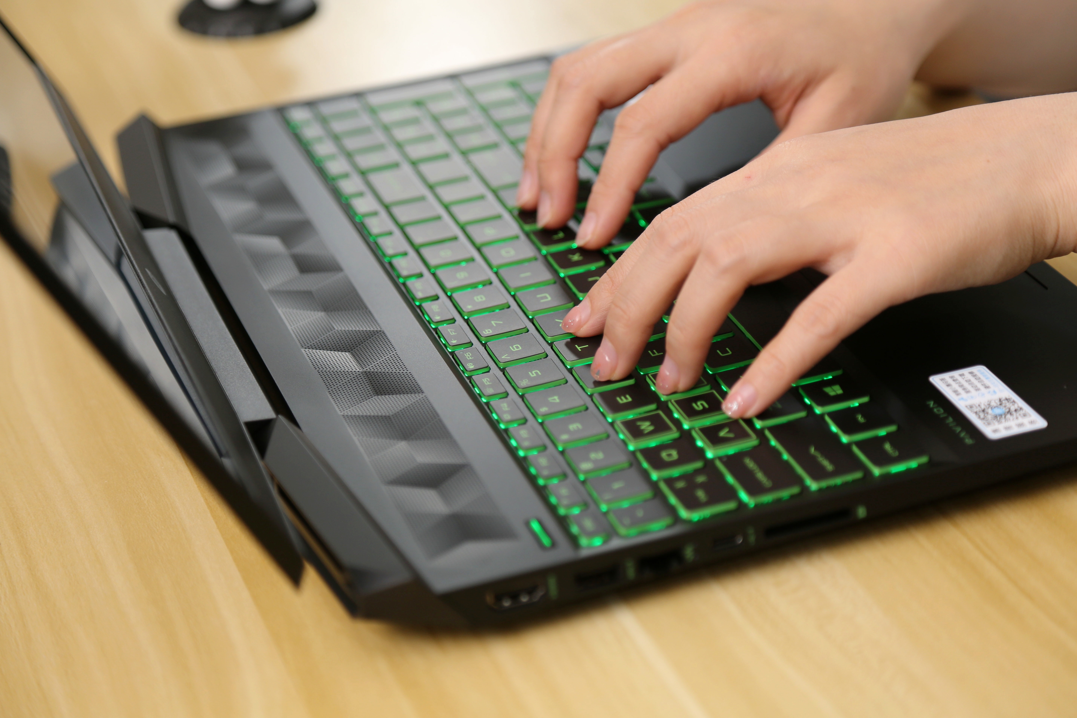 2017年惠普轻薄游戏本光影精灵6,惠普光影精灵6锐龙版高色域