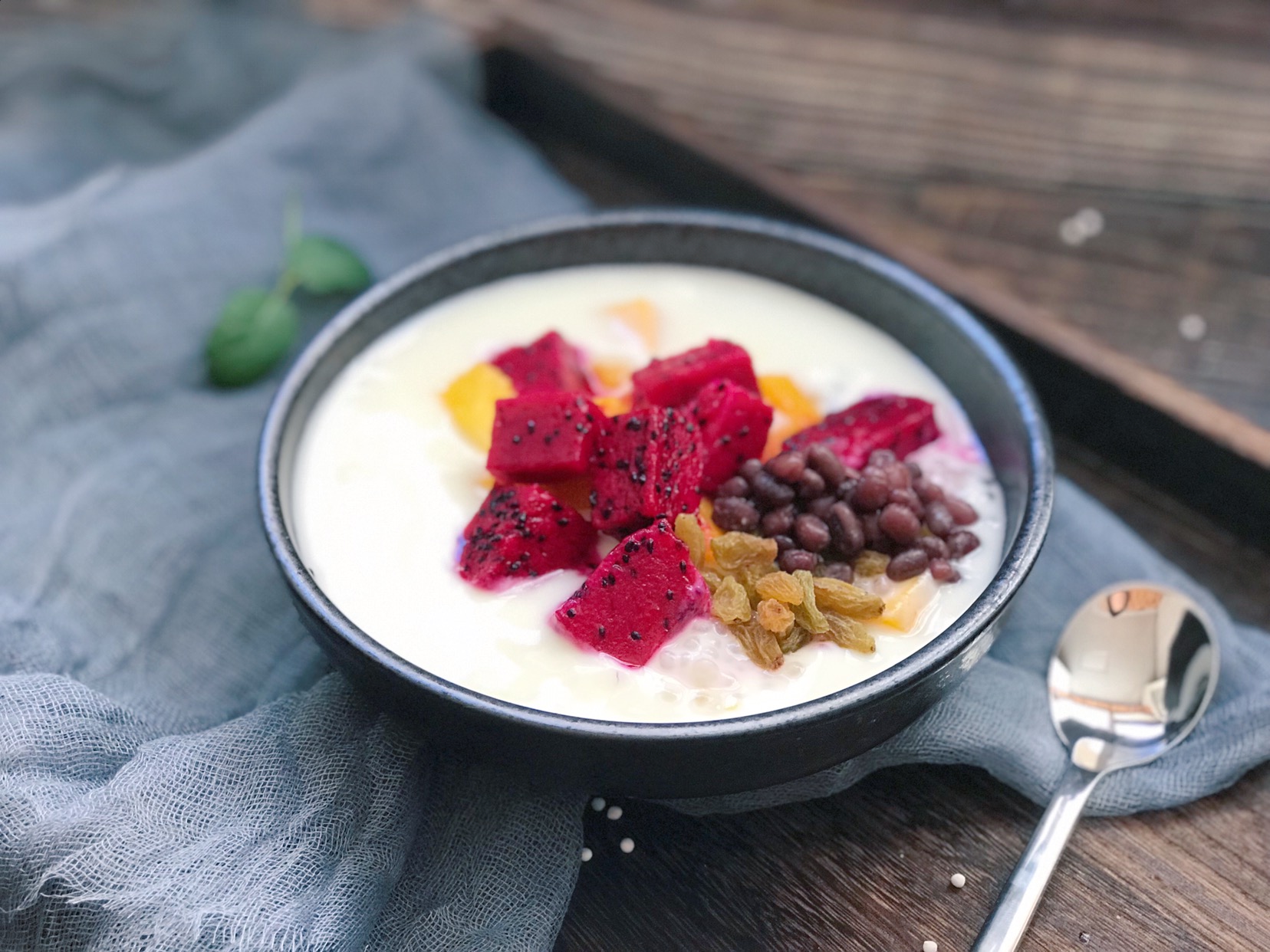 杂果酸奶西米露，爽滑筋道，清凉可口，成本5元做出20元的甜品