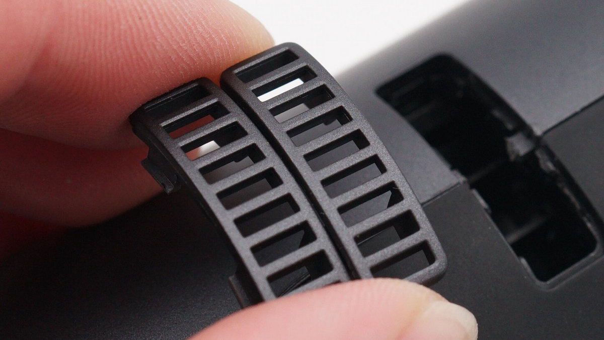 电钻拧三合一螺丝,微型手持小电钻拆解