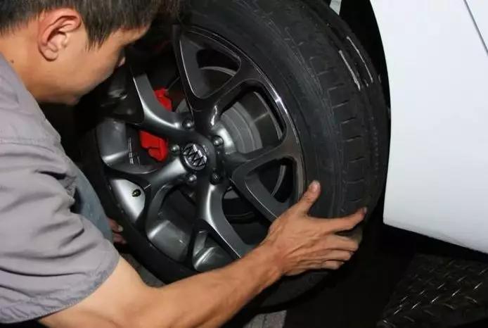 轮胎上红点黄点代表什么,你知道轮胎为什么是圆的吗