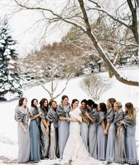 冬天参加婚礼穿什么好看又保暖,冬季女款爆款婚礼