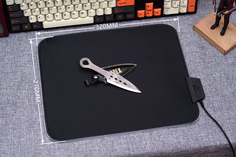 钢厂又出幺蛾子，鼠标垫也能显示游戏血量，这是什么操作