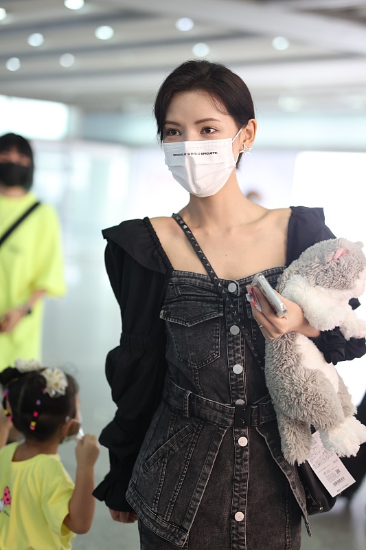 王思聪眼光真好,王思聪前女友张予曦人气高涨