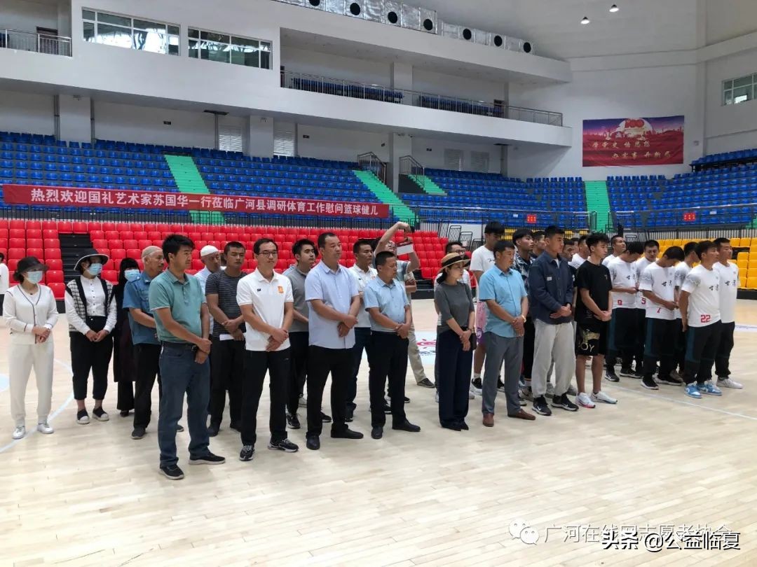 原八一男篮中锋马占福视频,篮球运动员马占福照片