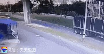 搞笑gif姑娘你也太强大了,搞笑gif开心一刻妹子的眼神