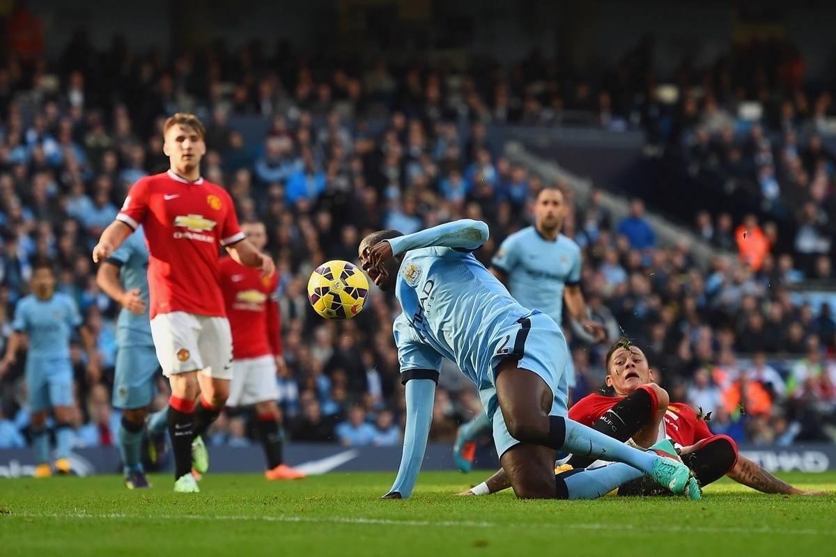 曼城发布对阵热刺海报,曼城晒对阵西汉姆联海报