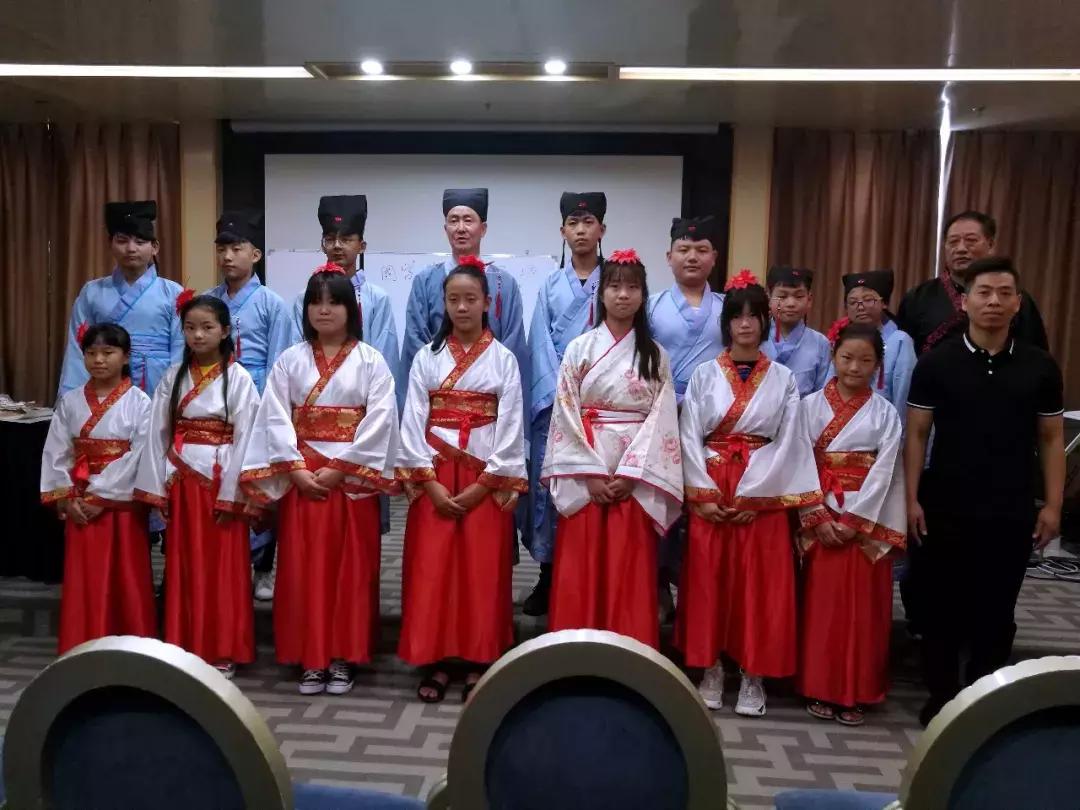 禹州市天源学校出国研学,天源学校学生