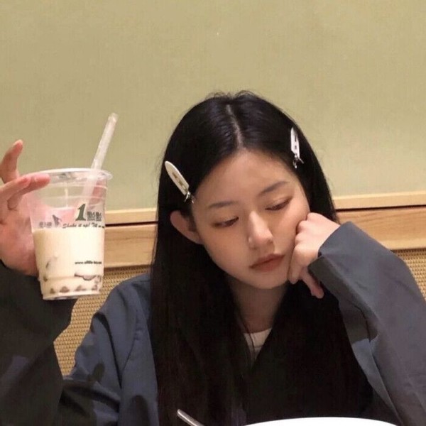 头发干枯毛躁受损严重用什么护发,改善头发干枯毛躁的护发步骤