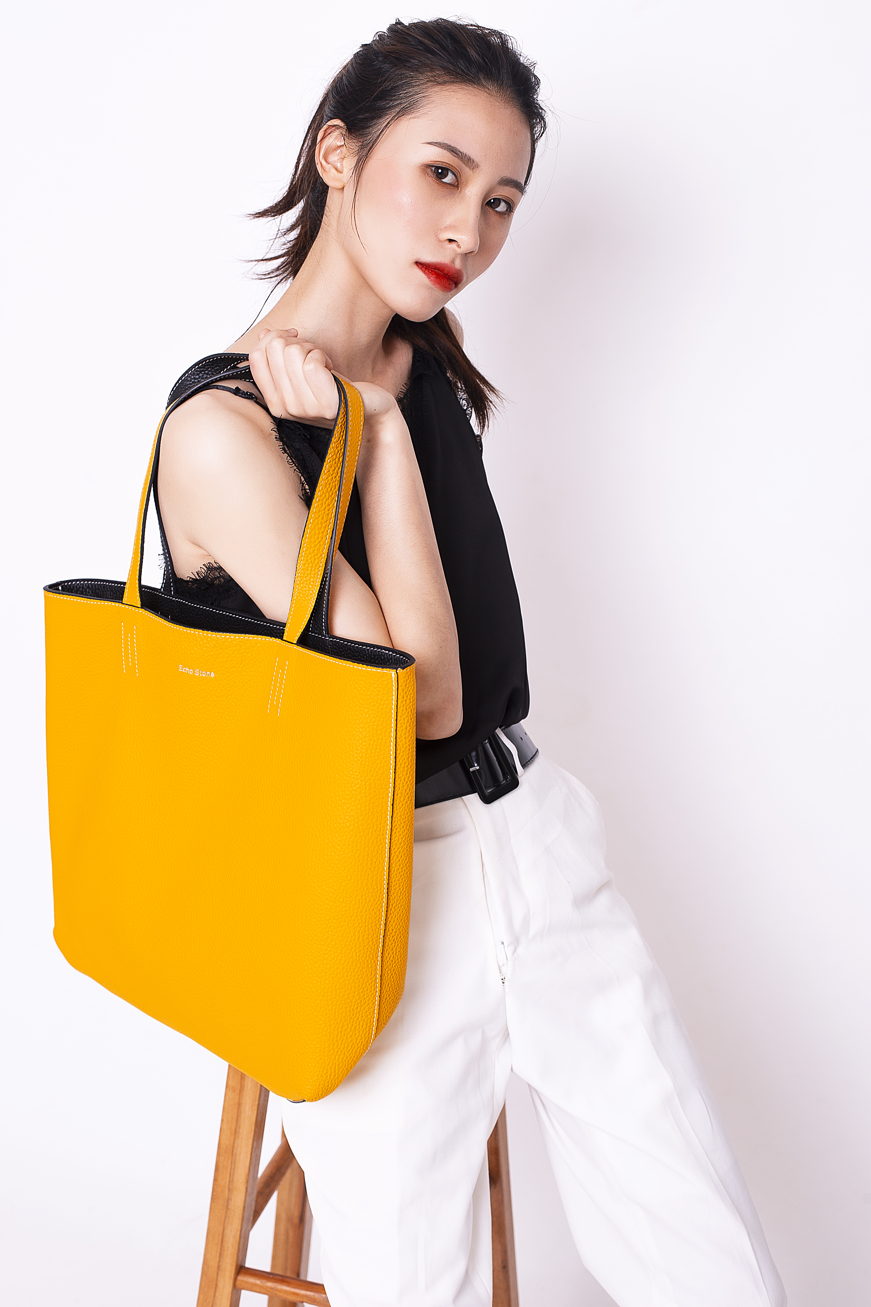 日常通勤包包必备的一款,适合日常通勤的包包推荐