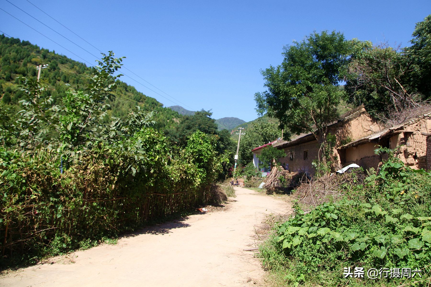 山村大姐花30元建成淋浴房，洗澡方便实用不花钱，看是啥样