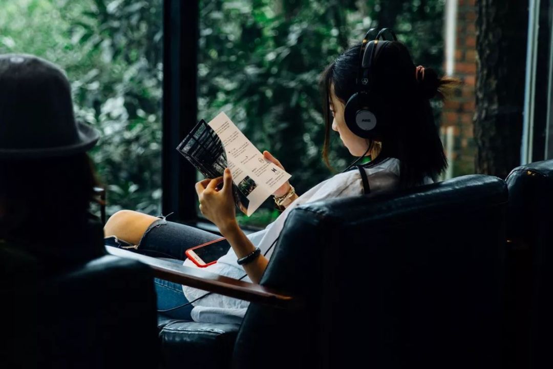 放弃一线城市年薪30万回老家,放弃30万年薪隐居深山