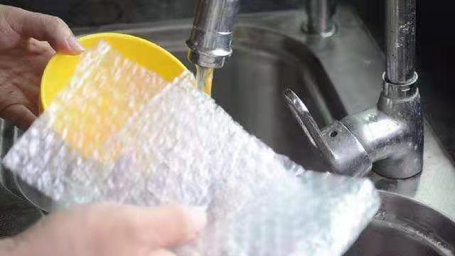 快递的气泡纸可以干嘛,快递里的气泡纸