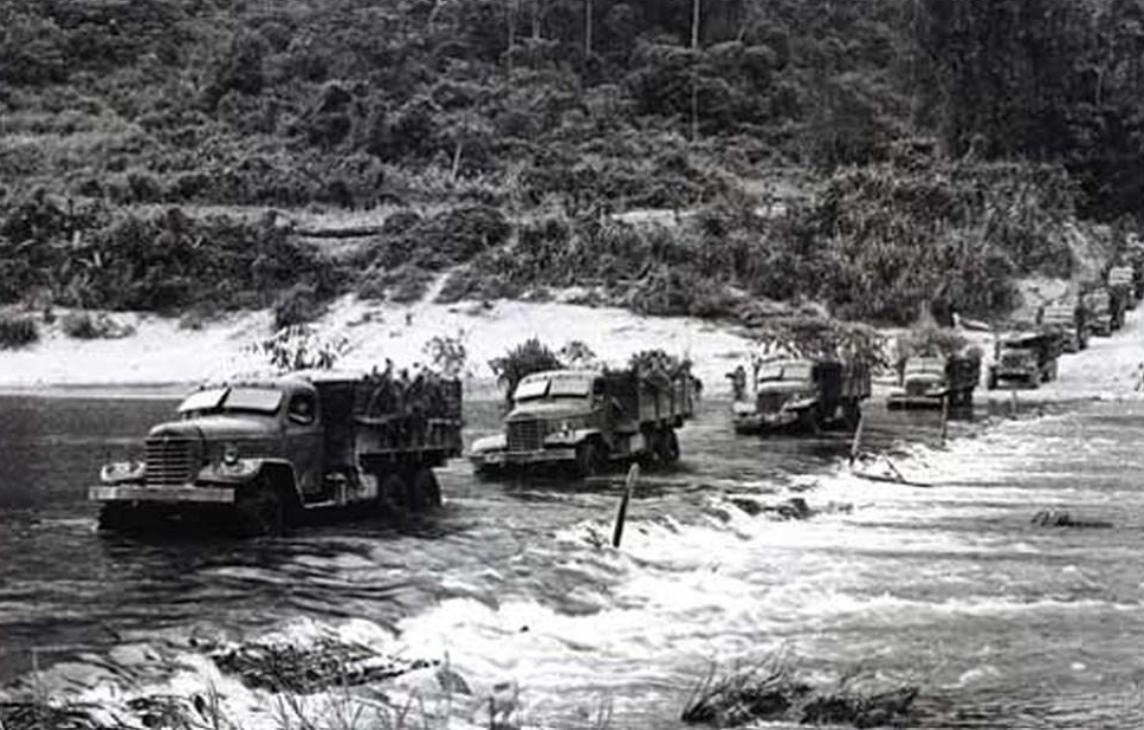 胡志明上门求援,毛主席:你来自越南,我在湖南,咱们一家子