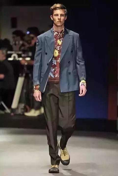 香奈儿包包五千左右,香奈儿lv土到爆