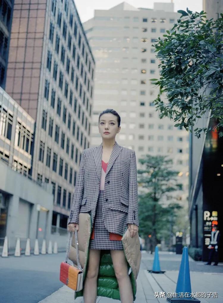 赵薇换脸视频,赵薇以前的发型是什么样子的